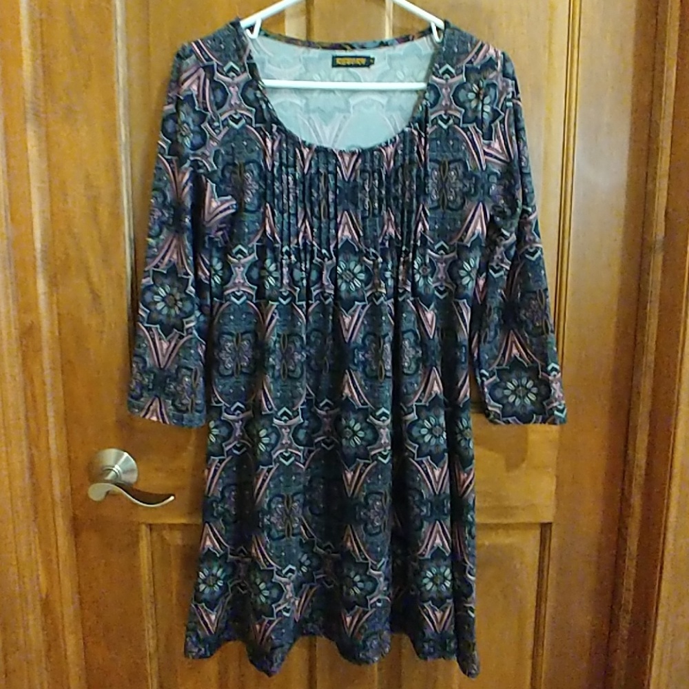 Fun tunic by Reborn - cute! Size Medium
